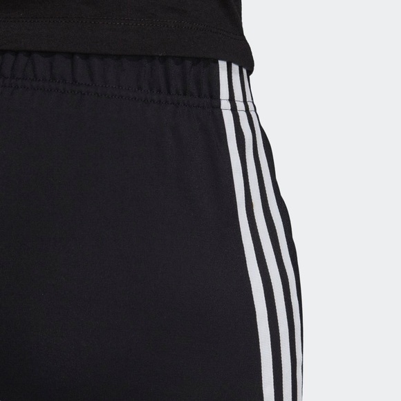 NWT Adidas originals 3-strips shorts DV2555 pm - Picture 8 of 10